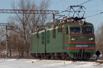 Електровоз ВЛ82М-057, ІІ головна колія ст. Новожанове. 28.І.2012 р.
