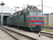Електровоз ВЛ82М-071 у локомотивному депо (ТЧ-15) Куп'янськ Південної залізниці. 19.Х.2009 р.